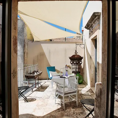 Holiday home Dimora Di Catullo - Ospitalita Di Charme